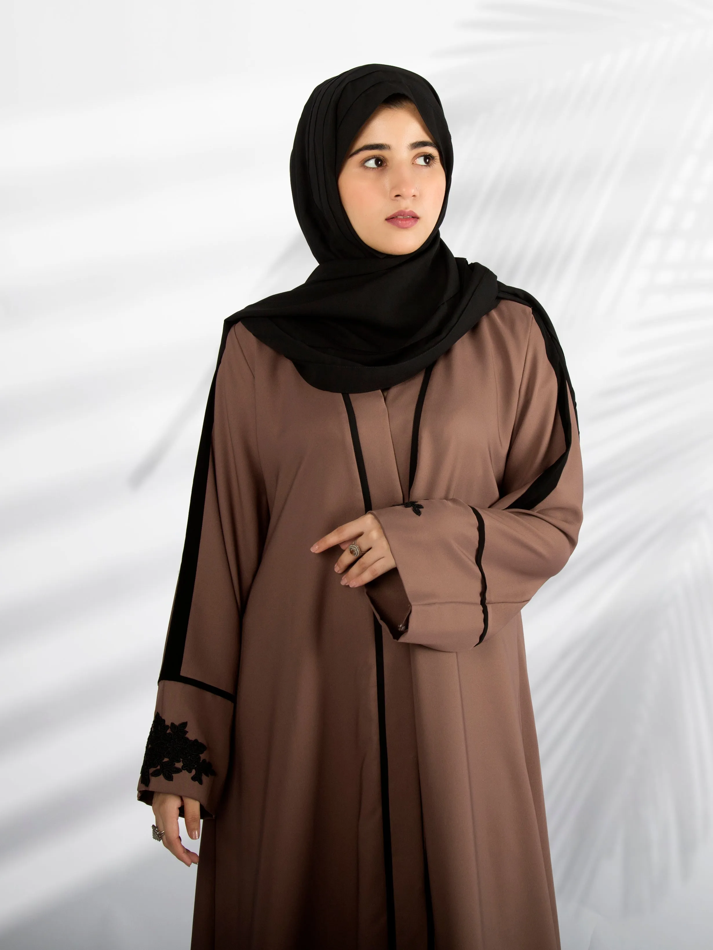 Alara Motif Abaya (Dusty Rose Brown)