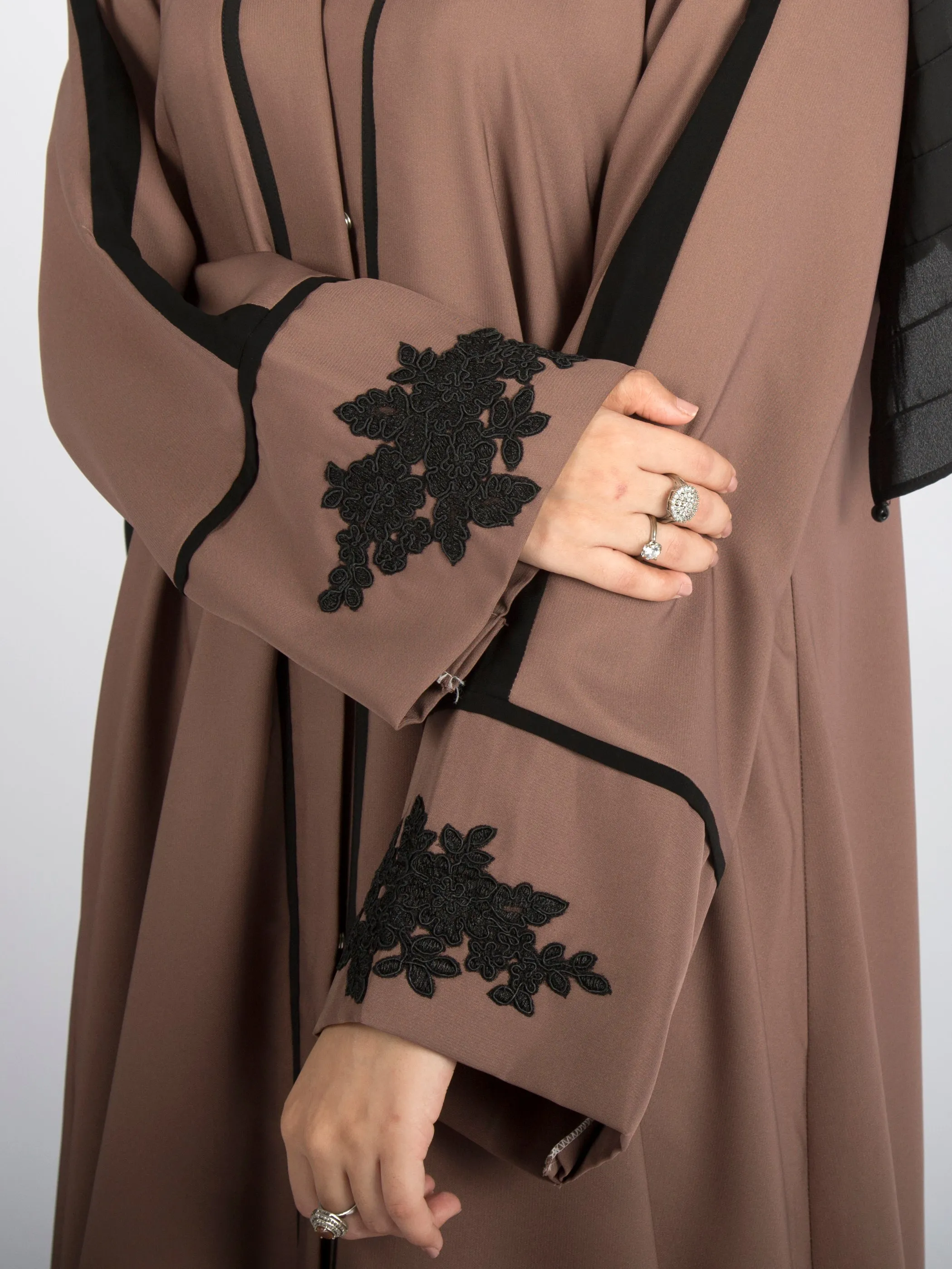 Alara Motif Abaya (Dusty Rose Brown)