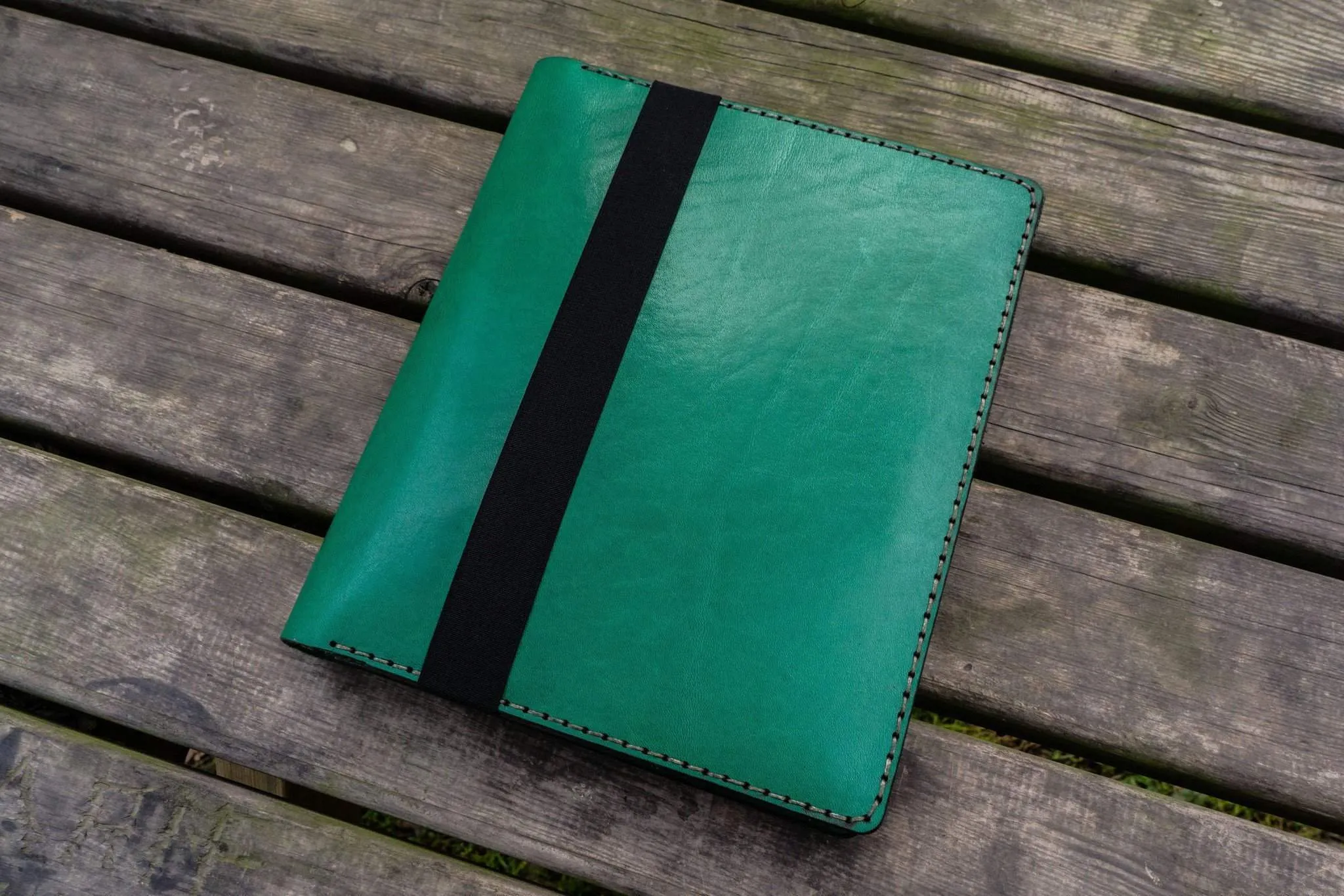 Composition Notebook Cover With iPad Air/Pro Pocket - Green