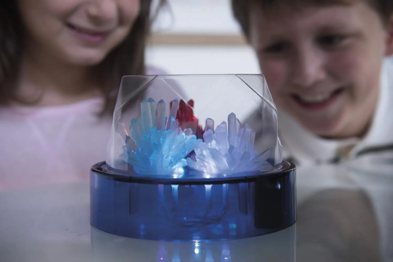 Crystal Growing - Colour Changing Crystals Light - Crystal Growing Kit with LED Lights, STEM Kits Learning for Kids, Create Unique Designs and Vibrant Displays, Safe Non-Toxic Materials