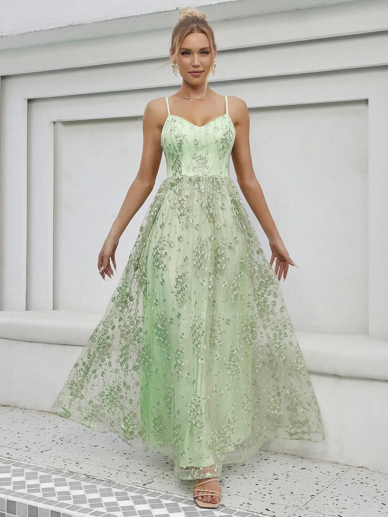 Embroidered Dress V Elegant Strap Evening Dress neck Backless Party Dance Dress Dress Evening Bridesmaid Mesh Affordable Dress Cloud-based