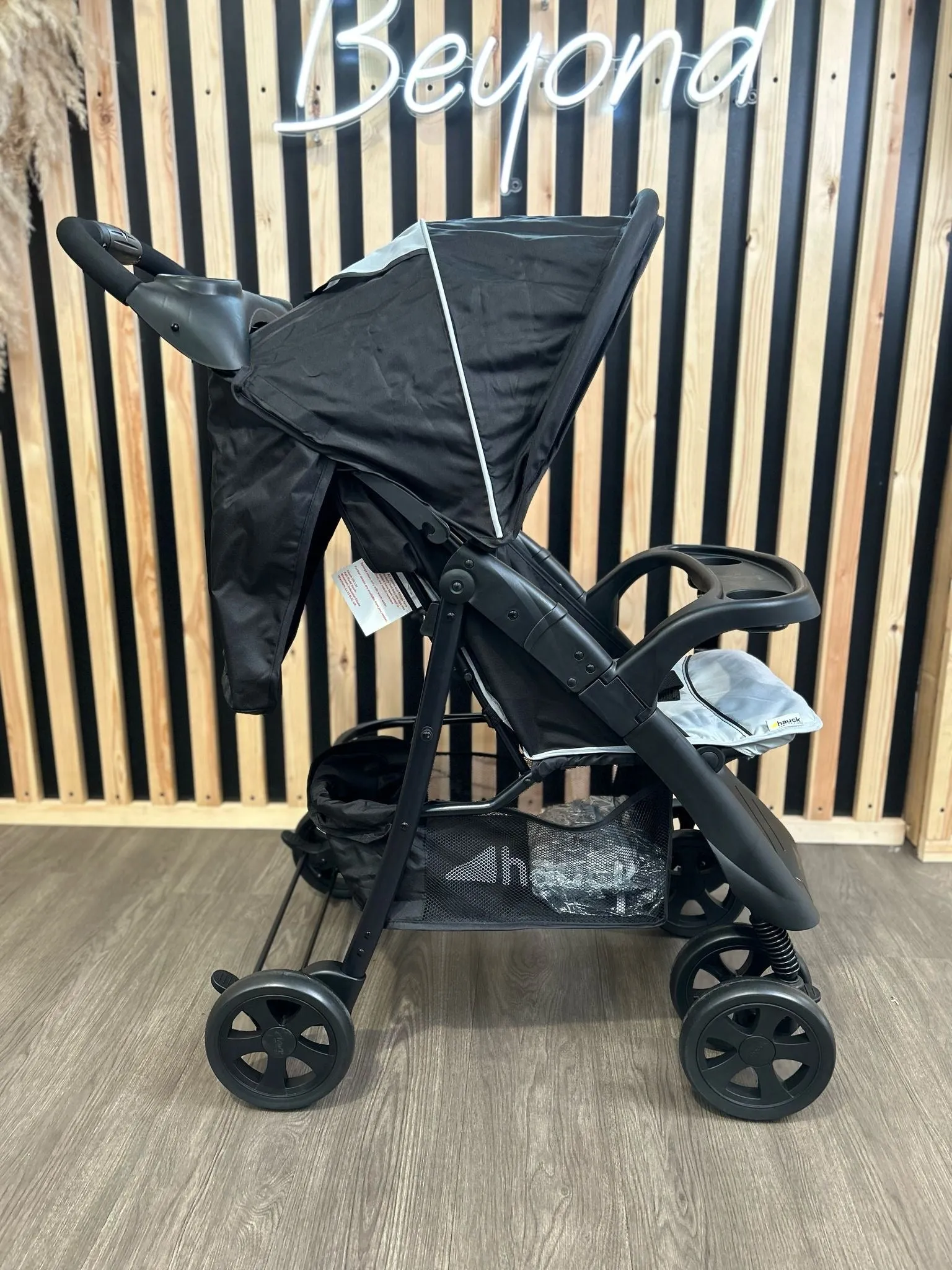 EX DISPLAY Hauck Shopper Neo II Pushchair – Caviar/Silver