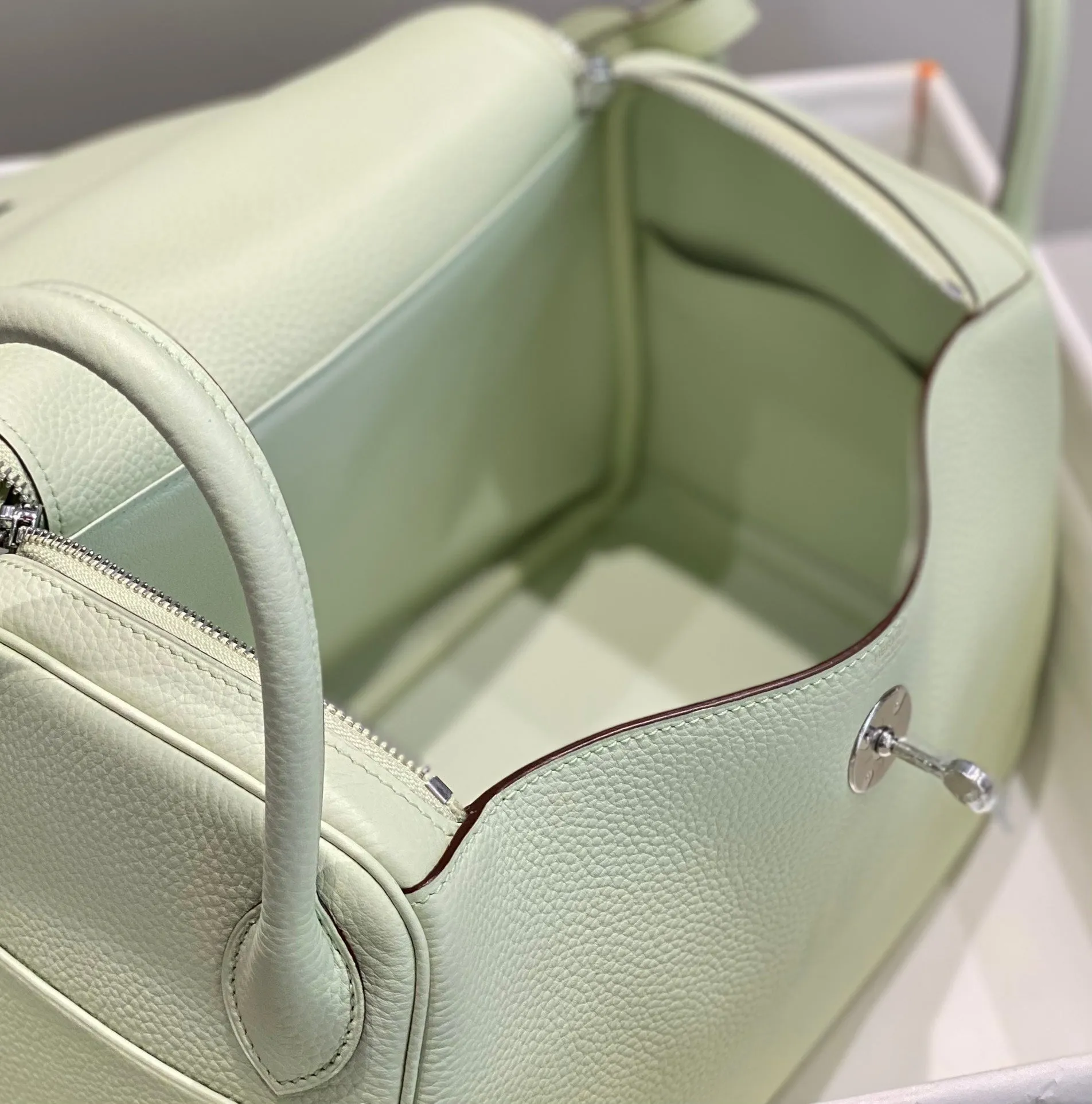 HM LINDY 30 BAG MINT TAURILLON CLEMENCE LEATHER