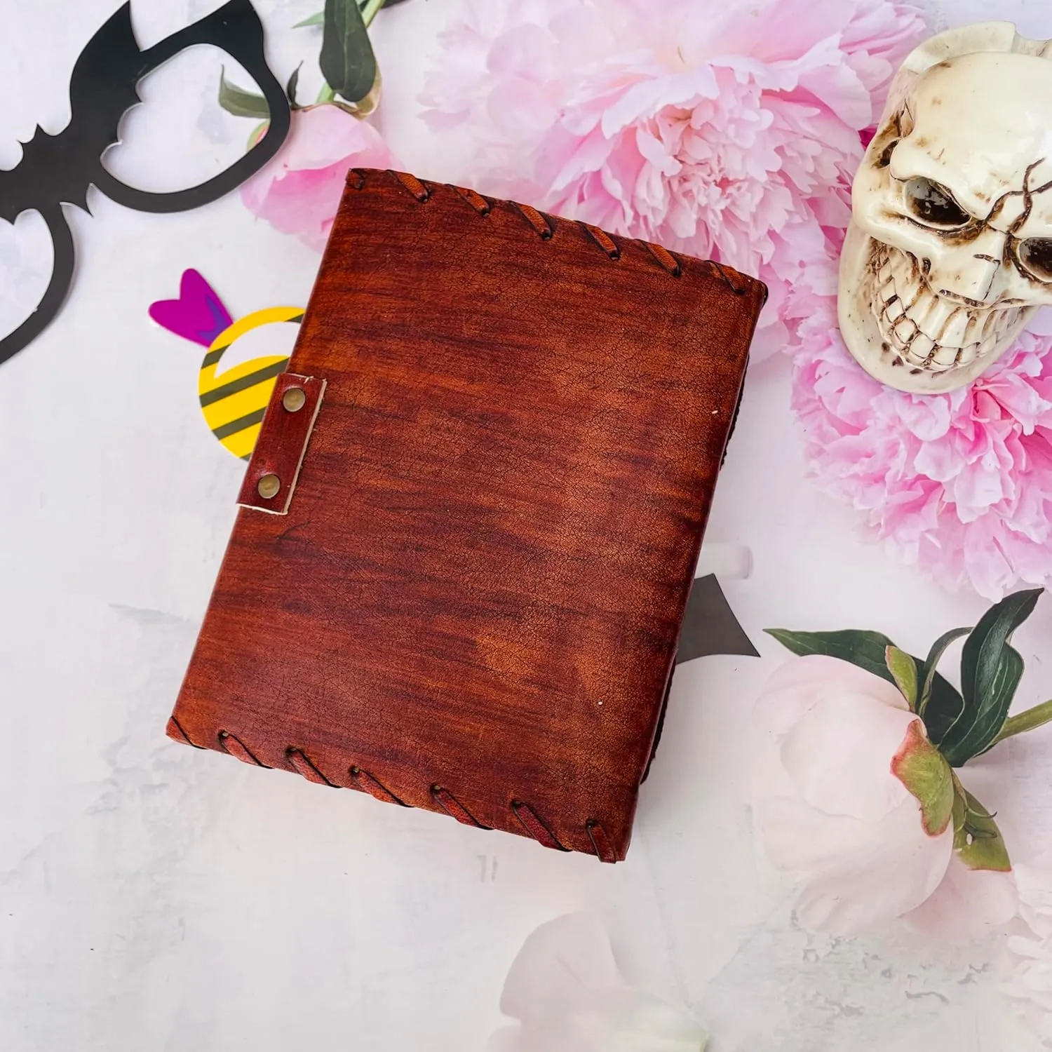Hocus Pocus Book Of Spells, Grimoire Spell Books With Real Spells, Prop Halloween Decorations Decor, Book Of Shadows Spell Book, Witchy Gifts For Women Spellbook Leather Bound Journal, Grimoire Witch (10x7, Hocus pocus design 1)