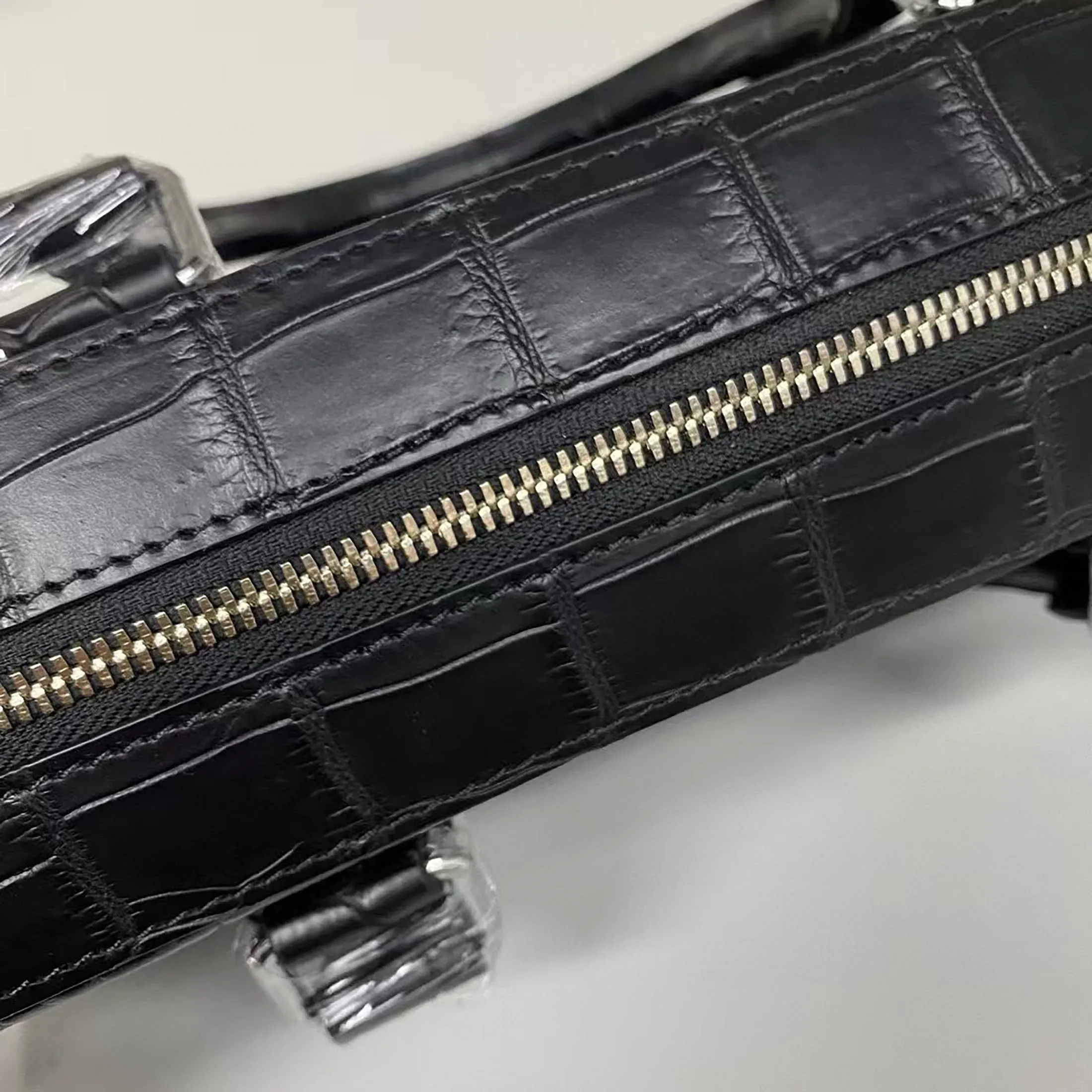 Luxury Matte Alligator Leather Briefcase – Handcrafted Elegance for the Modern Professional