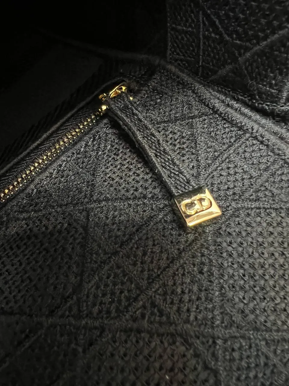 MEDIUM LADY D-LITE BAG Black Cannage embroidery