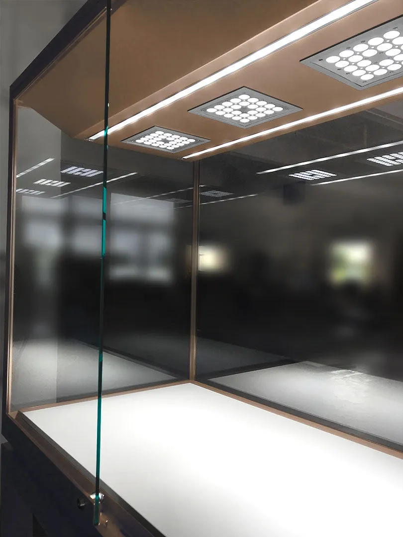 MT30 Shopfront Window Showcase