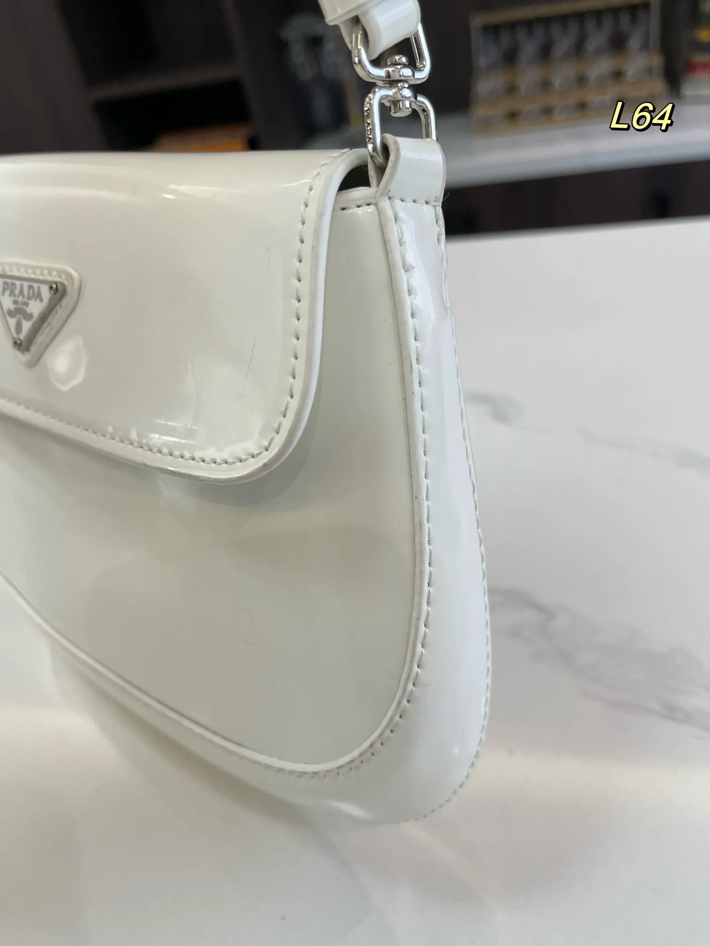 PRA 25 CLEO FLAP SHOULDER BAG IN WHITE BRUSHED LEATHER