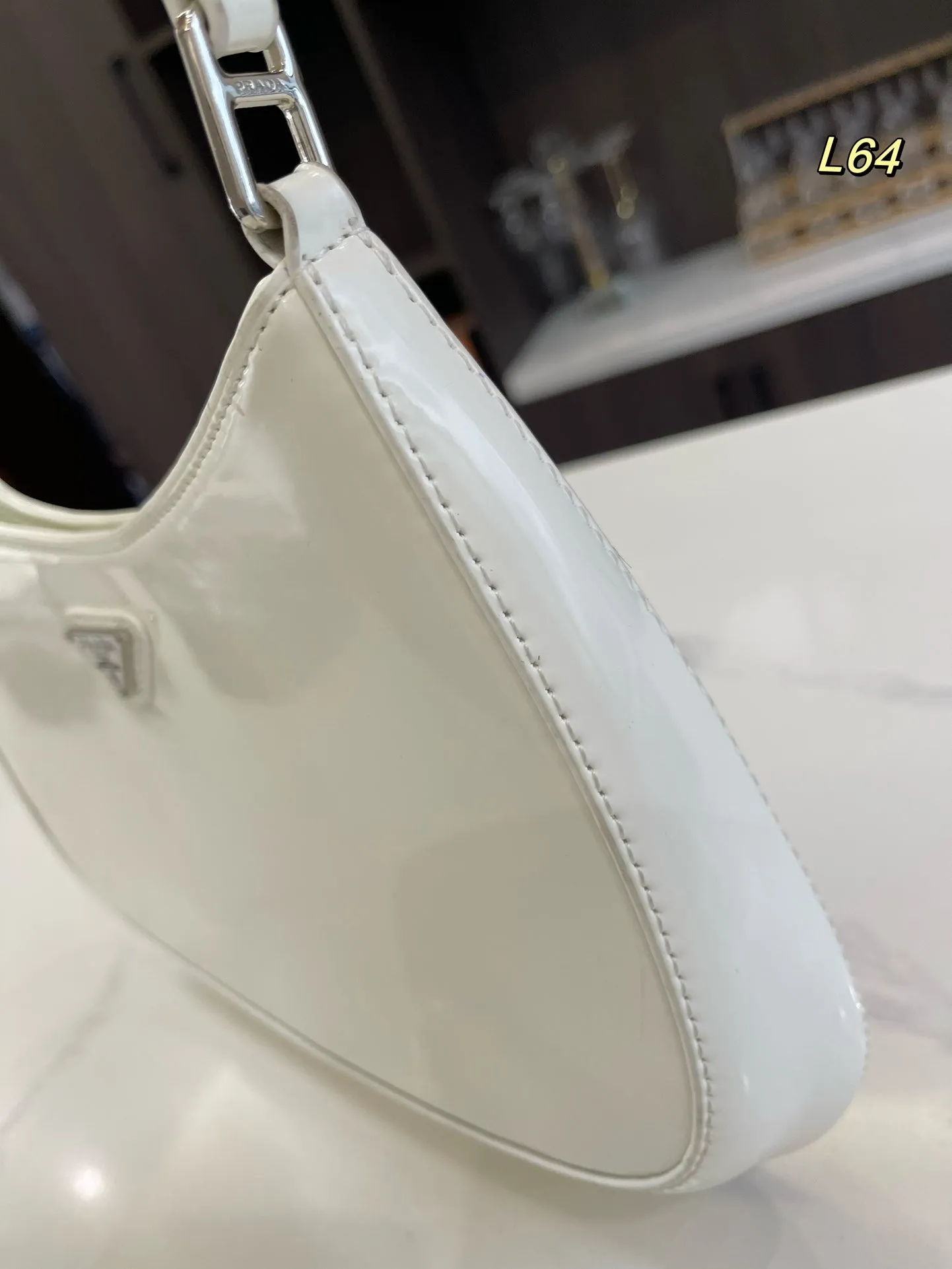 PRADA 30 Clean lines BAG SHOULDER BRUSHED Big-ticket savings LEATHER CLEO WHITE IN