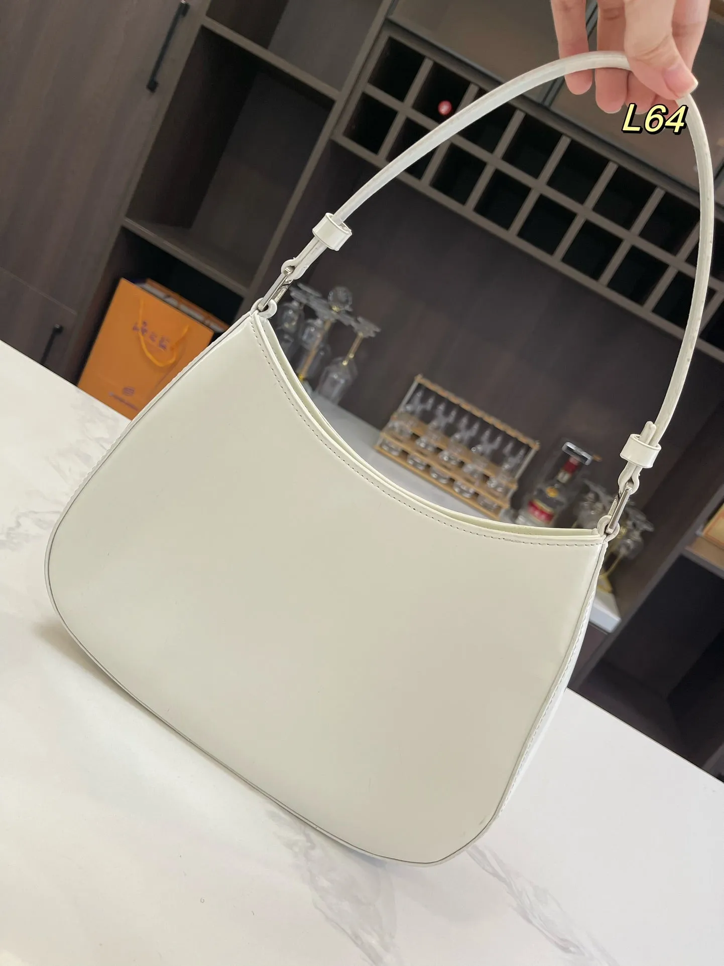 PRADA 30 Clean lines BAG SHOULDER BRUSHED Big-ticket savings LEATHER CLEO WHITE IN