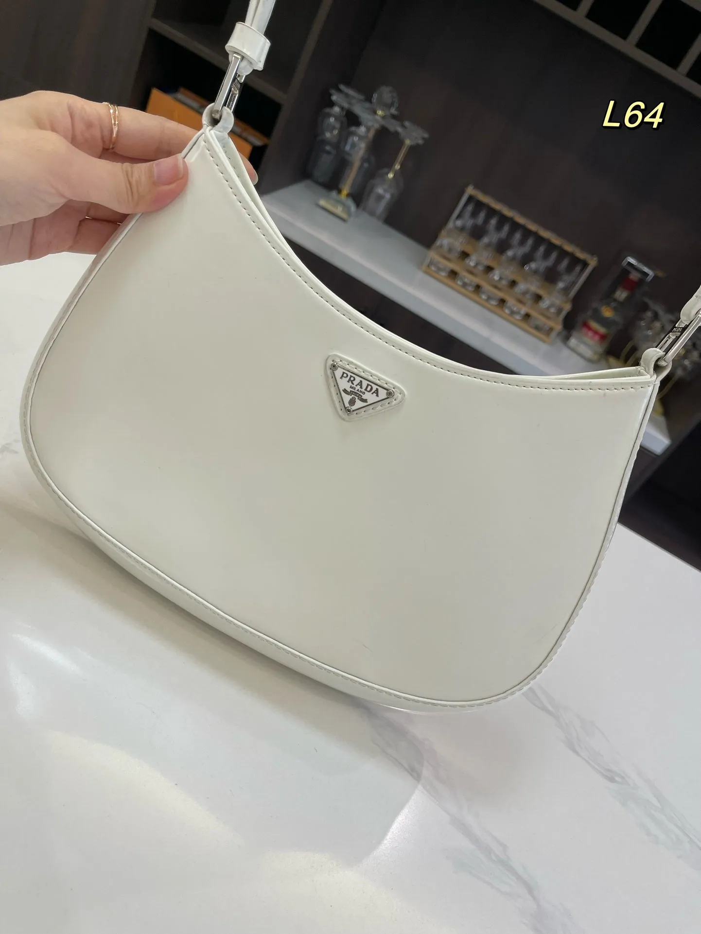 PRADA 30 Clean lines BAG SHOULDER BRUSHED Big-ticket savings LEATHER CLEO WHITE IN