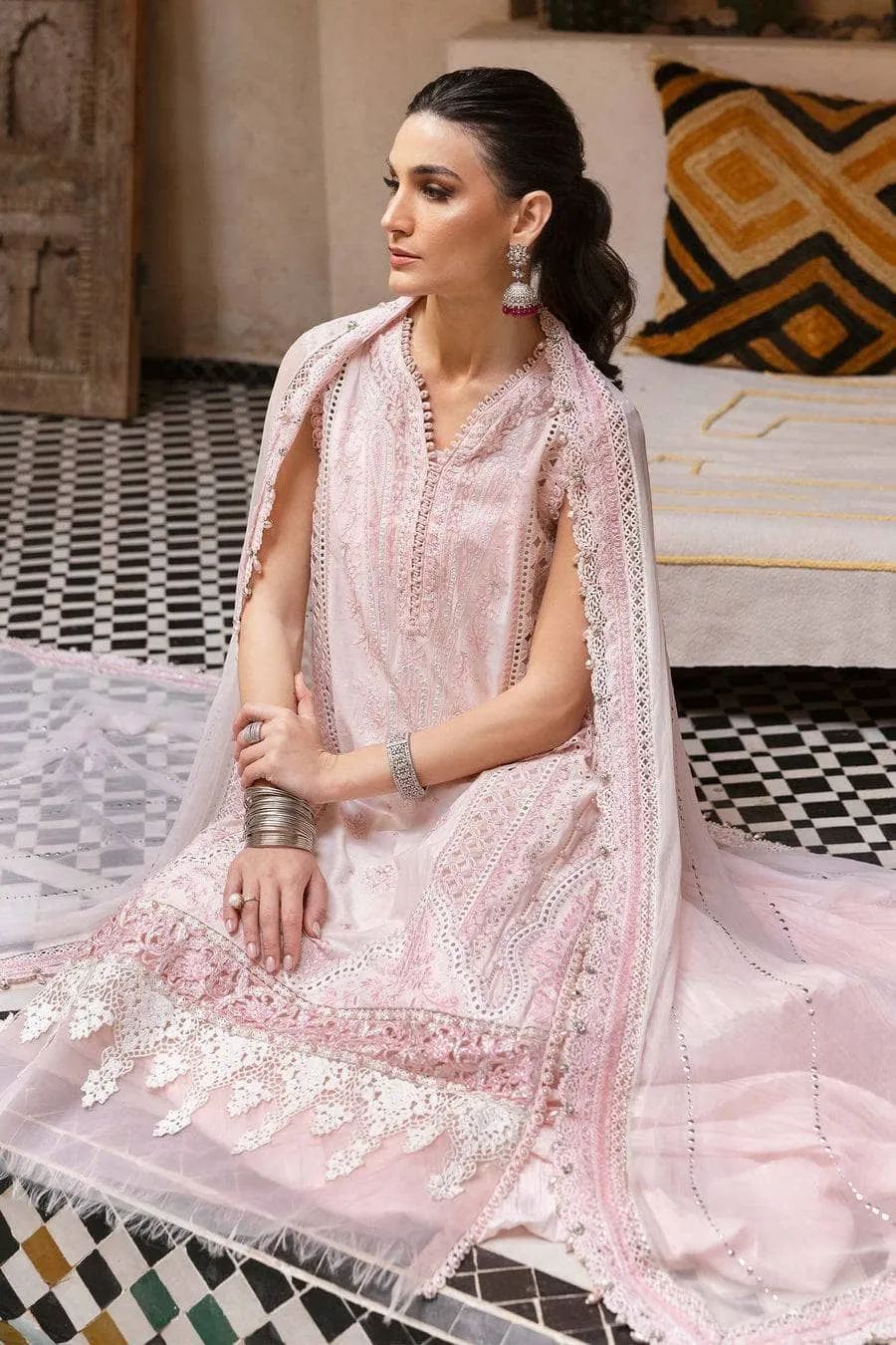 Restocked/Maria B Luxury Lawn 25/11A/Powder Pink