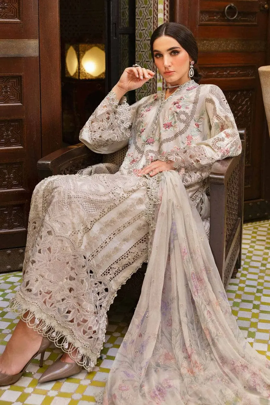 Restocked/Maria B Luxury Lawn 25/14B/Beige