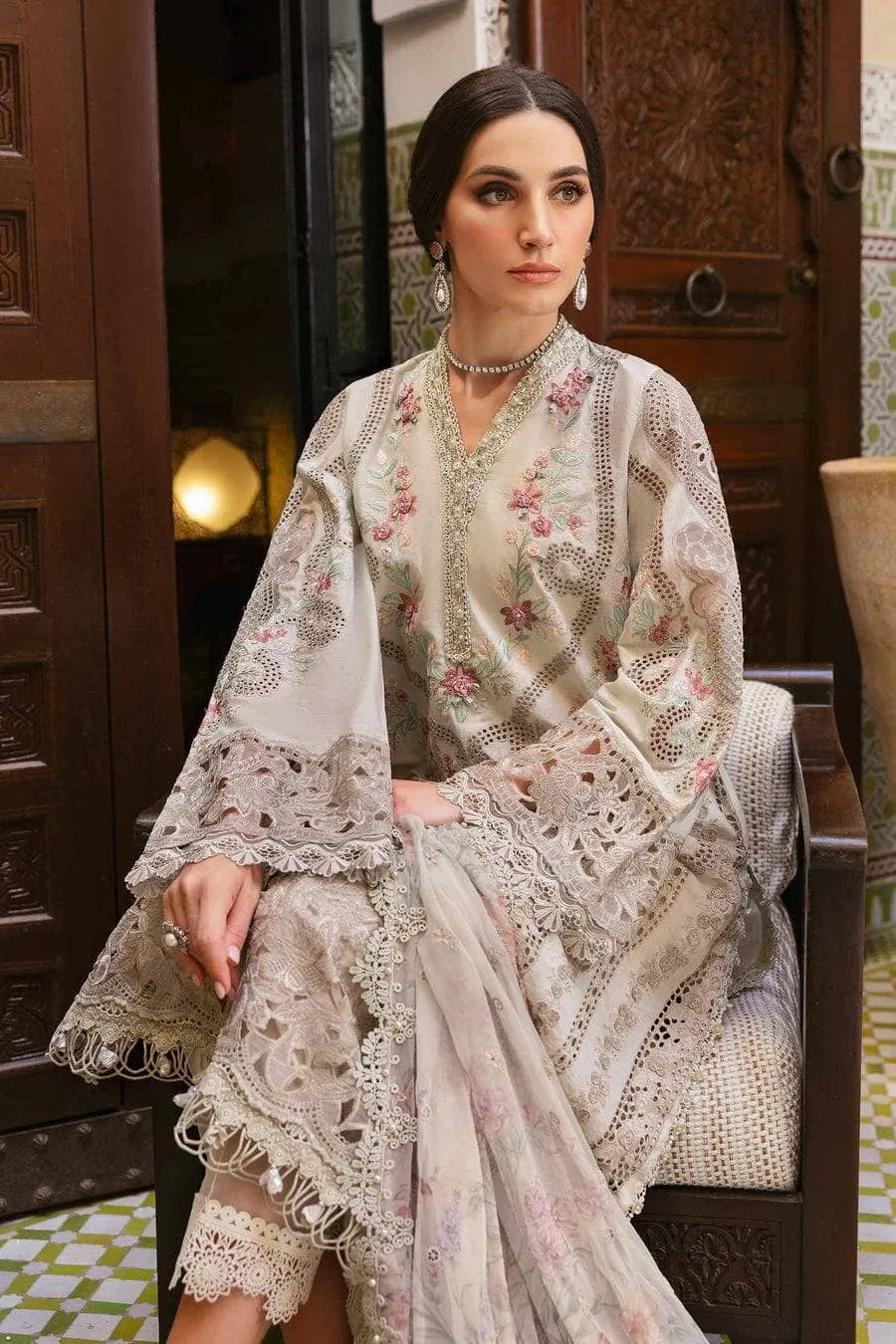 Restocked/Maria B Luxury Lawn 25/14B/Beige
