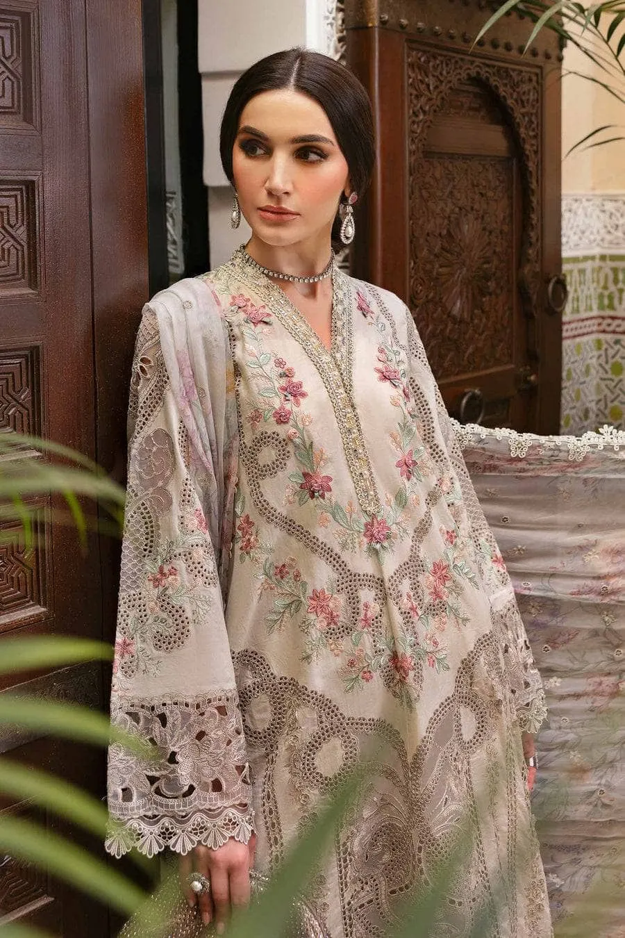 Restocked/Maria B Luxury Lawn 25/14B/Beige
