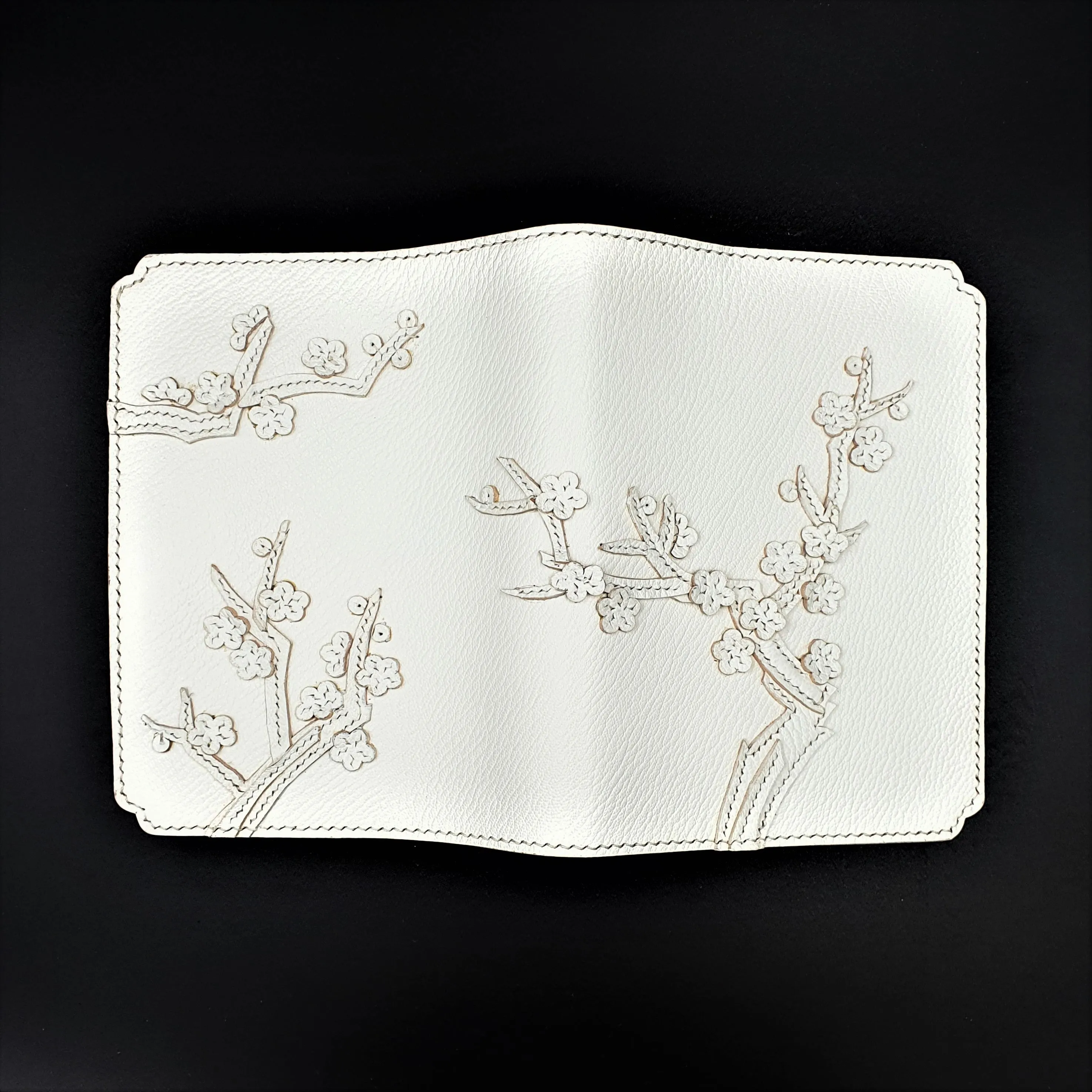 Studio Arkademie MING DH PLUM BLOSSOM A6 Portrait Notebook Sleeve, White