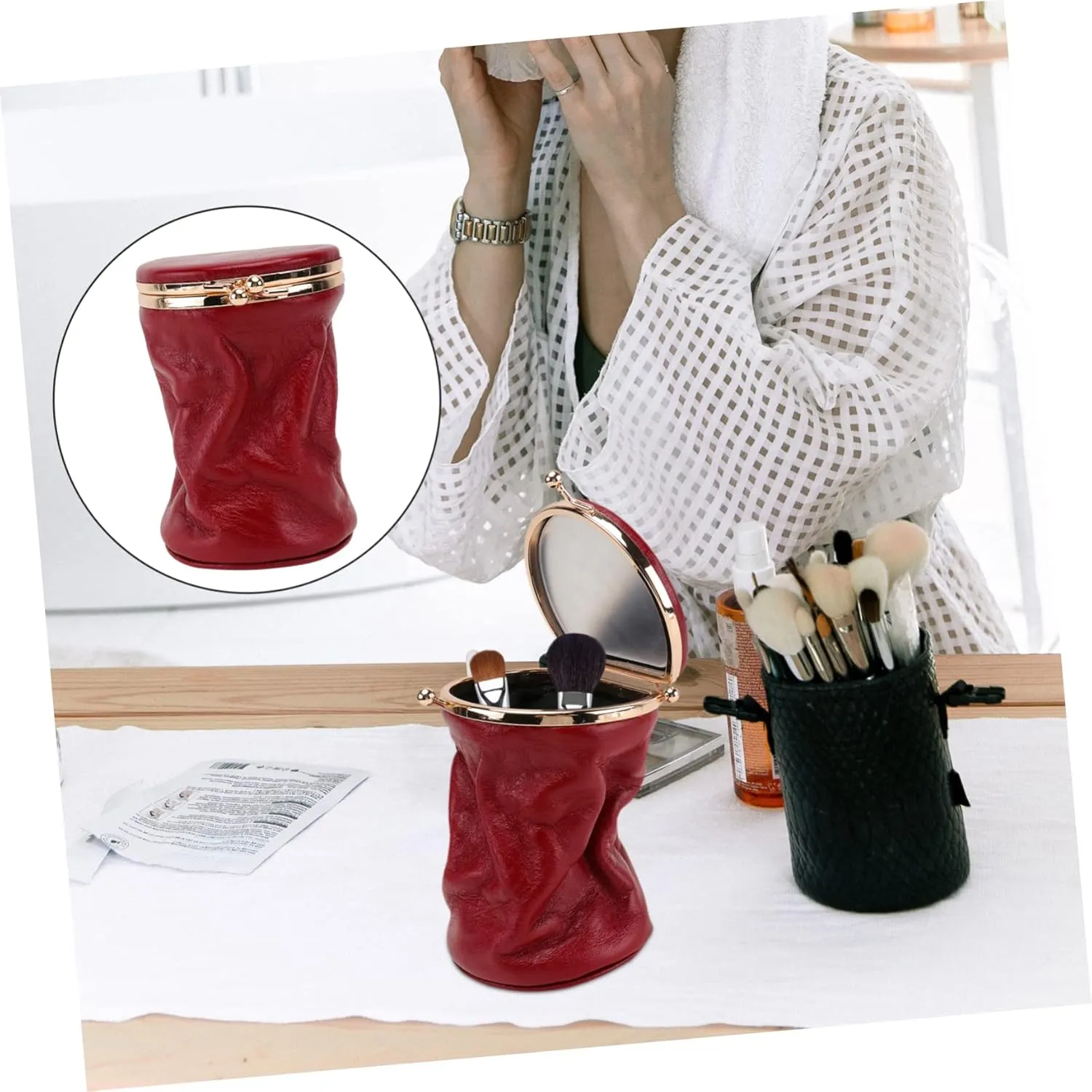 TENDYCOCO 1pc Lipstick Bag Cosmetic Bag Makeup Travel Bag Organizer Parfum Organizer for Women Women Travel Toiletry Bag Coin Change Purse Pu Perfume Holder Lipstick Clutch Purse Fashion Bag