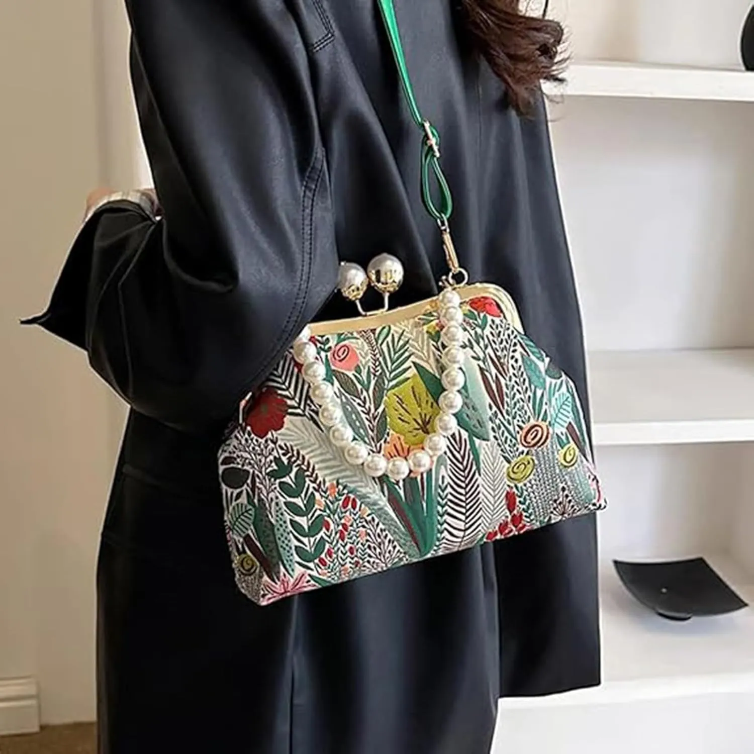 Vintage Embroidered Flower Handbag, Pearl Crossbody Bag With Kiss Lock, Flower Embroidery Rustic Shoulder Bag for Women