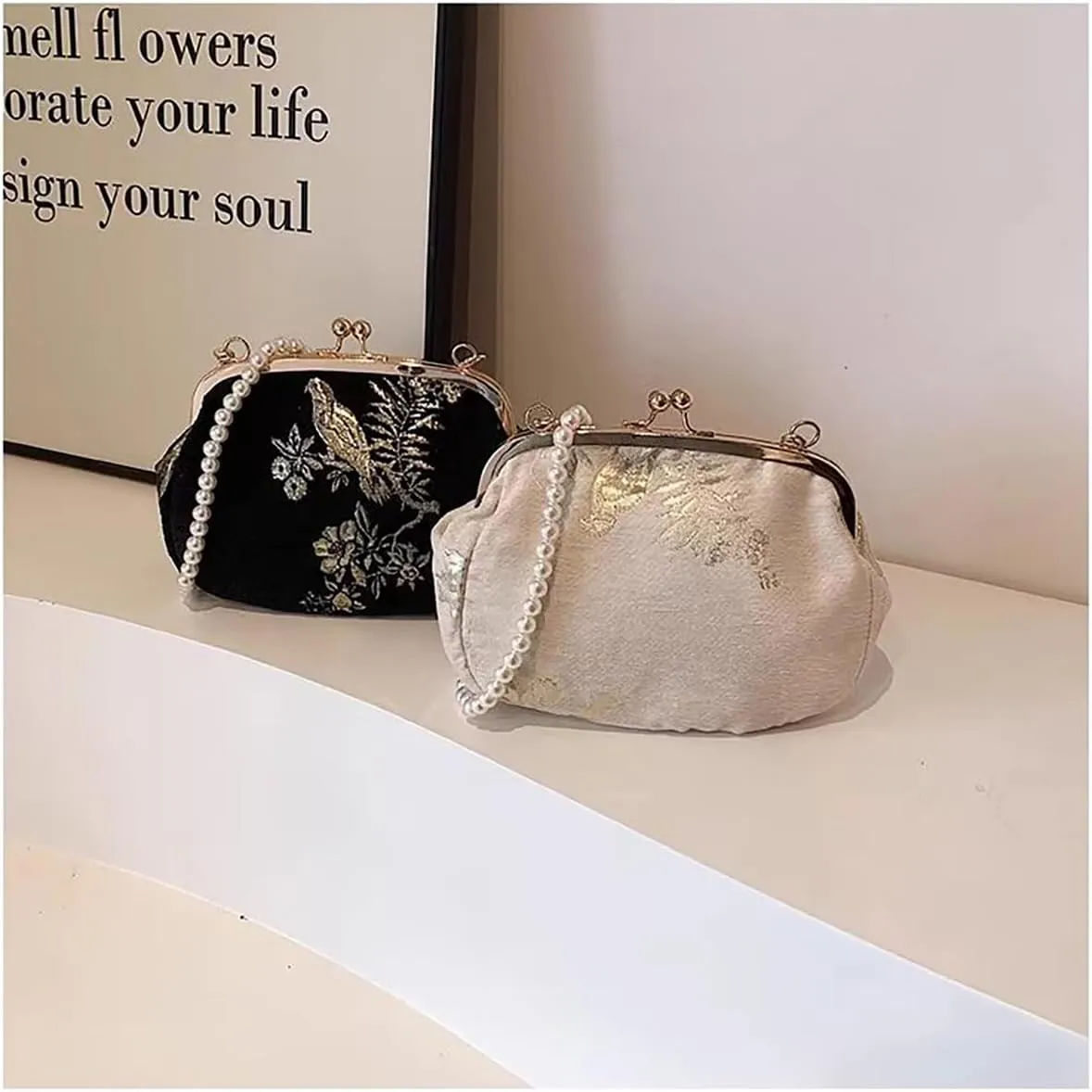 Women's Chinese retro printed handbag, embroidered pearl diagonal cross bag, suitable for dinners and wedding gifts
