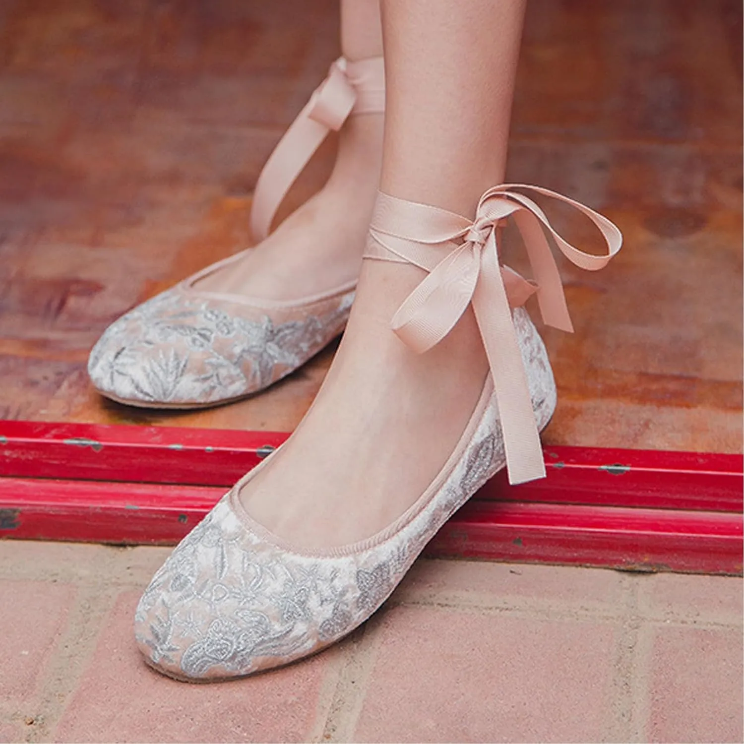 Women’s Embroidery Ribbon Tie Ballet Flats Fashion Round Toe Adjust Ankle Strap Lightweight Slip-On Bridal Shoes Comfortable Prom Evening Party Dress Shoes