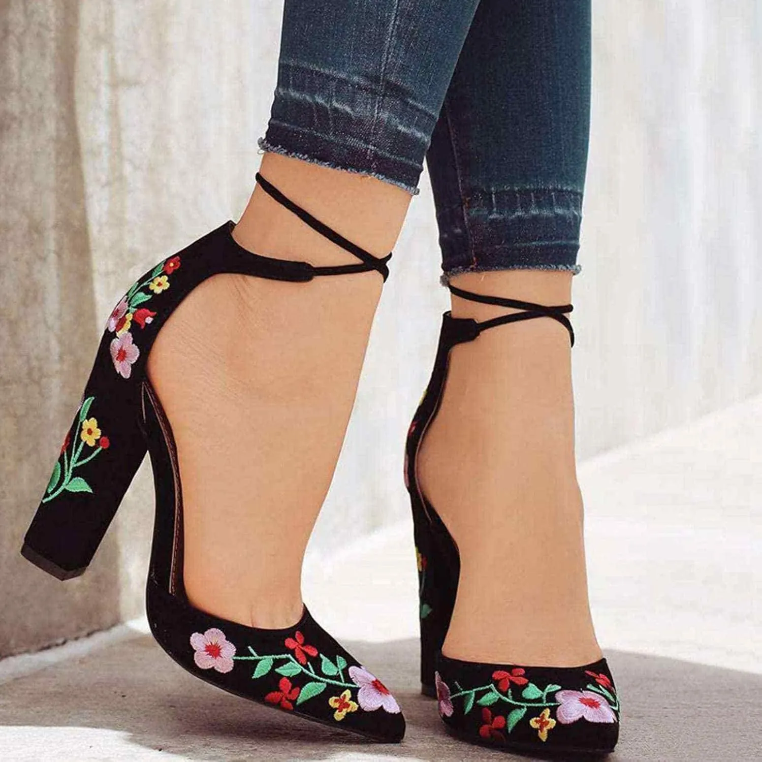 ZBYY Women's Heeled Sandals Embroidered Floral High Heels Pointed Toe Sandals Chunky Heel Lace Up Party Pumps Sandals